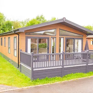 Penny With Hot Tub , Malton United Kingdom